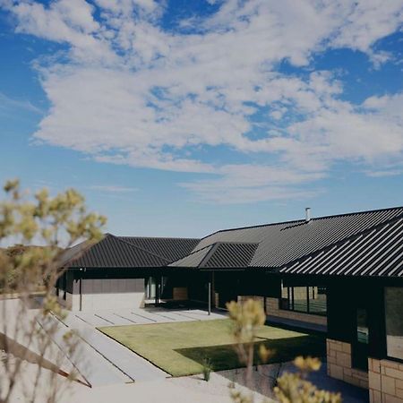 Stony Rise Lodge โรบ ภายนอก รูปภาพ